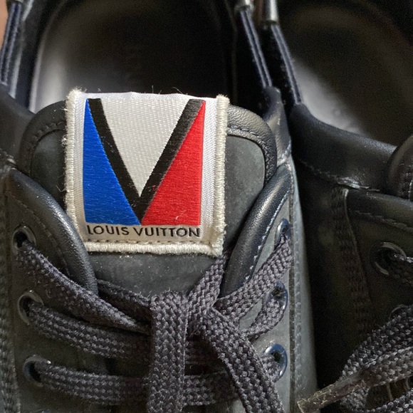 Mens Louis Vuitton sneakers - Picture 11 of 11